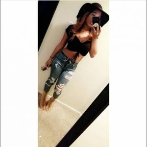 Meet your Posher, Chanelle